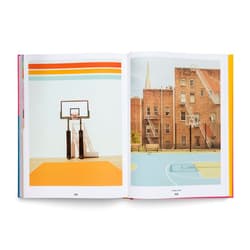 Galeria - zdjęcie nr. 3 - Courtside Candy. The Culture and Influence of Basketball