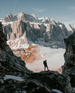 Escape: Discovering the Dolomites. A Visual Journey and Adventures - Guerel Sahin