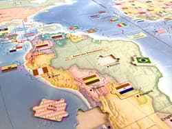 Galeria - zdjęcie nr. 5 - Flagmistrz Puzzle konturowe 98 x 63,5 cm Mapa Flagi i stolice państw świata