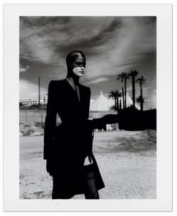 Galeria - zdjęcie nr. 2 - Helmut Newton. Polaroids wer. angielska