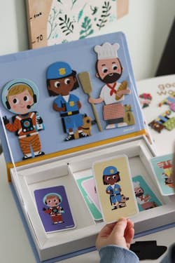 Galeria - zdjęcie nr. 2 - Janod Magnetyczna układanka Zawody Magnetibook