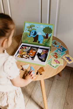 Galeria - zdjęcie nr. 5 - Janod Magnetyczna układanka Zwierzęta Magnetibook