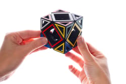Galeria - zdjęcie nr. 2 - Łamigłówka Hollow Skewb Cube Recent Toys poziom 4/5