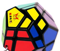 Galeria - zdjęcie nr. 2 - Łamigłówka MINI brelok Skewb Recent Toys poziom 4,5/5