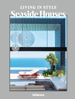 Living in Style Seaside Houses - Agata Toromanoff
