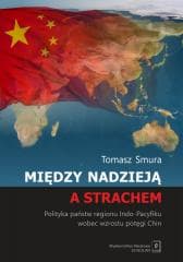 Między nadzieją a strachem - Tomasz Smura