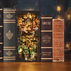 Galeria - zdjęcie nr. 2 - Miniaturowy domek Book Nook Dom czarów