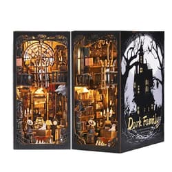 Galeria - zdjęcie nr. 3 - Miniaturowy domek Book Nook Dracula family