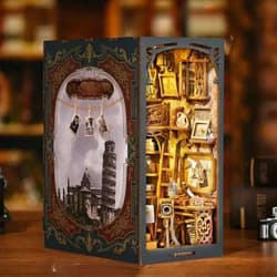 Miniaturowy domek Book Nook Fotografia z dawnych lat