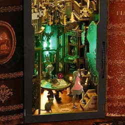 Galeria - zdjęcie nr. 2 - Miniaturowy domek Book Nook Karty tarota