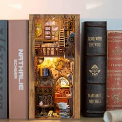 Galeria - zdjęcie nr. 2 - Miniaturowy domek Book Nook Klimatyczna księgarnia