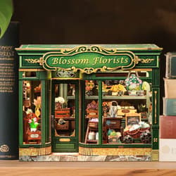 Galeria - zdjęcie nr. 3 - Miniaturowy domek Book Nook Kwiaciarnia marzeń