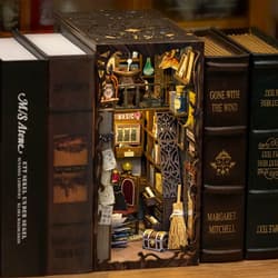 Miniaturowy domek Book Nook Magiczna apteka
