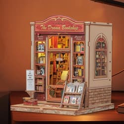 Galeria - zdjęcie nr. 3 - Miniaturowy domek Book Nook W cieniu dobrej książki