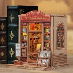 Galeria - zdjęcie nr. 4 - Miniaturowy domek Book Nook W cieniu dobrej książki