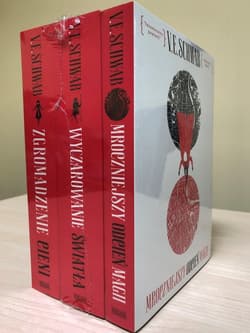 Mroczniejszy odcień magii / Wyczarowanie światła /Zgromadzenie cieni Pakiet
