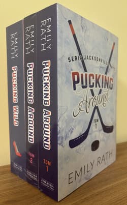 Pakiet. Pucking Around - Emily Rath