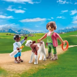 Galeria - zdjęcie nr. 2 - Playmobil Gospodyni wiejska z dzieckiem i cielakiem 71803