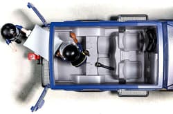 Galeria - zdjęcie nr. 2 - Playmobil Pojazd terenowy policji z motorówką 5187