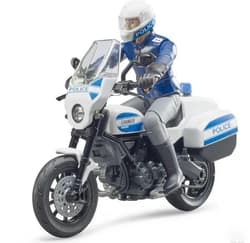 Policjant na motocyklu Scrambler Ducati
