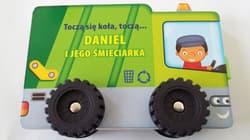 Śmieciarka. Toczą się koła, toczą. . . .